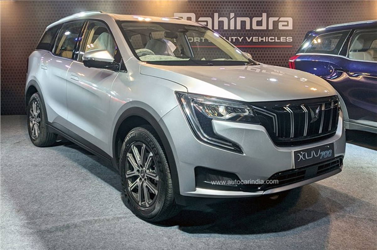 Mahindra XUV700 front three-quarter